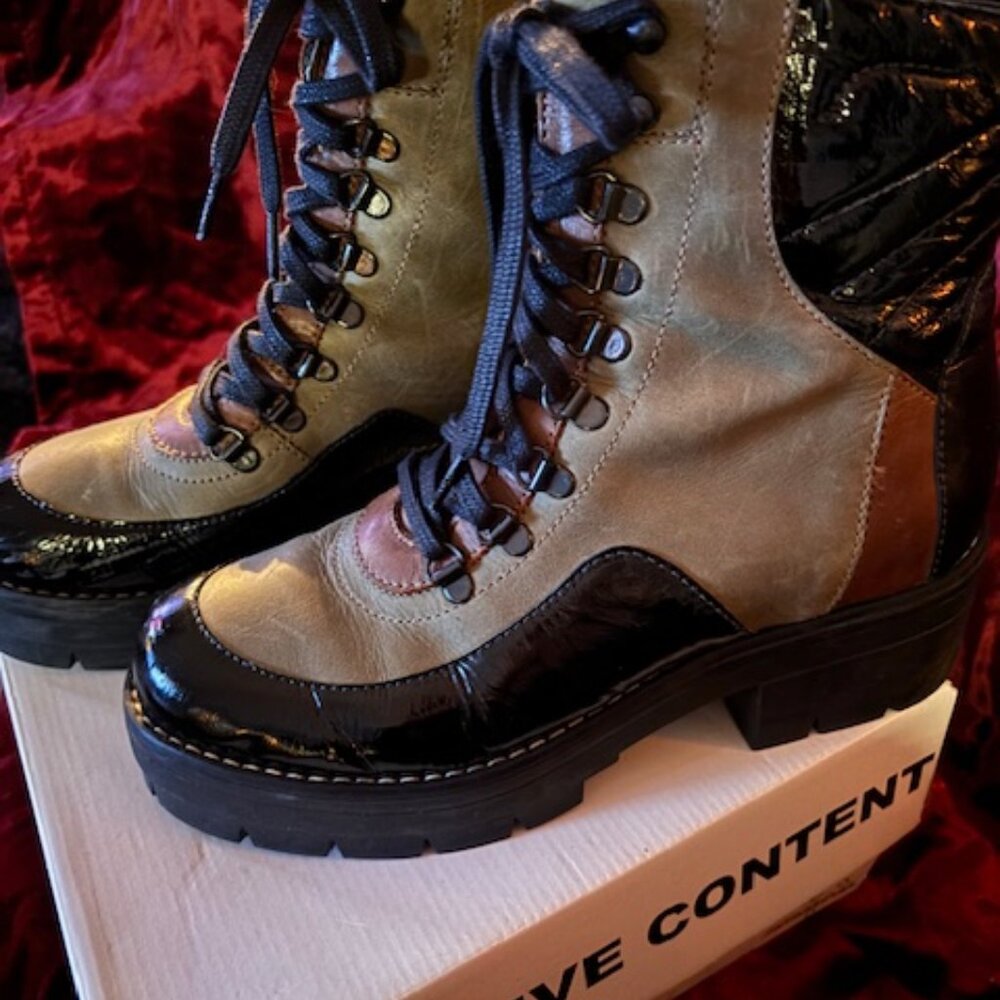 Monaqueda  'Extremely Addictive Content Boots'